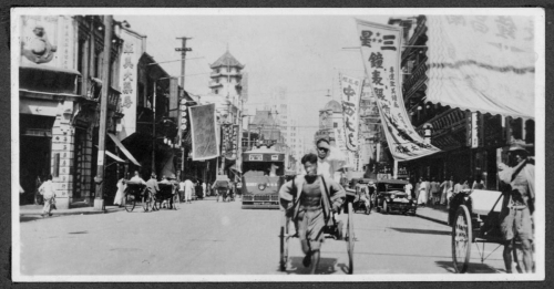 317 Shanghai-street-scene;-rickshaws