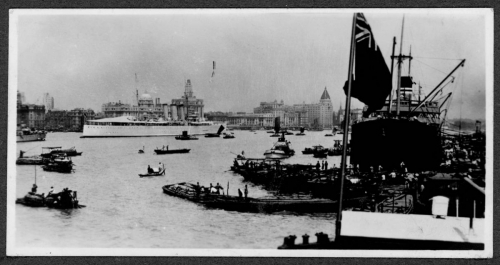 320 Huangpu-(Whangpu)-River;-arrival-of-steamer-&-the-Bund