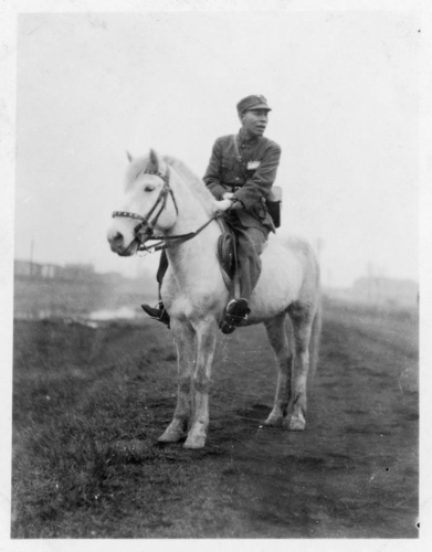 img168-Chinese-officer-on-horseback