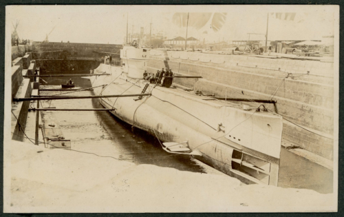 img648-Submarine-in-drydock